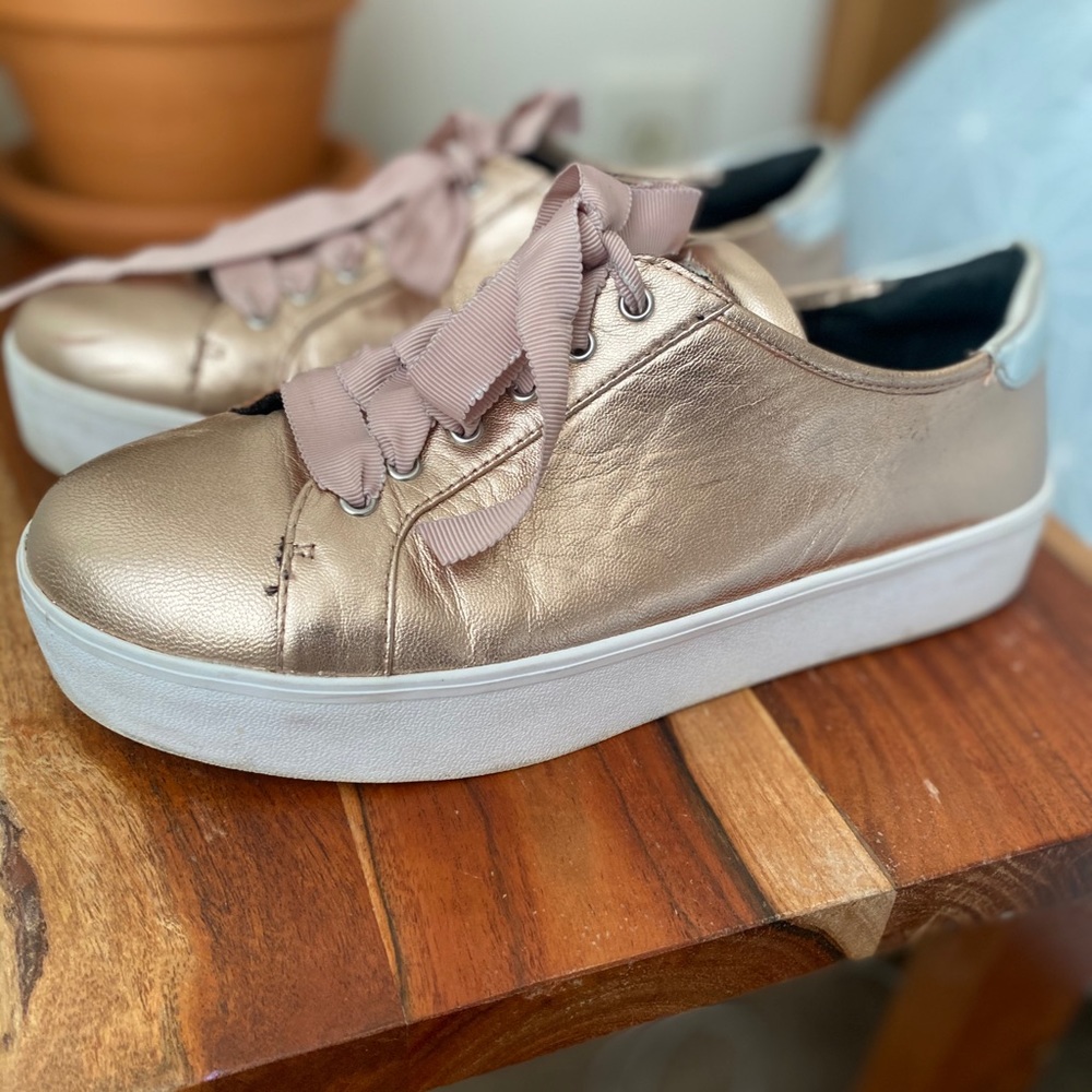 Lounge Sneakers